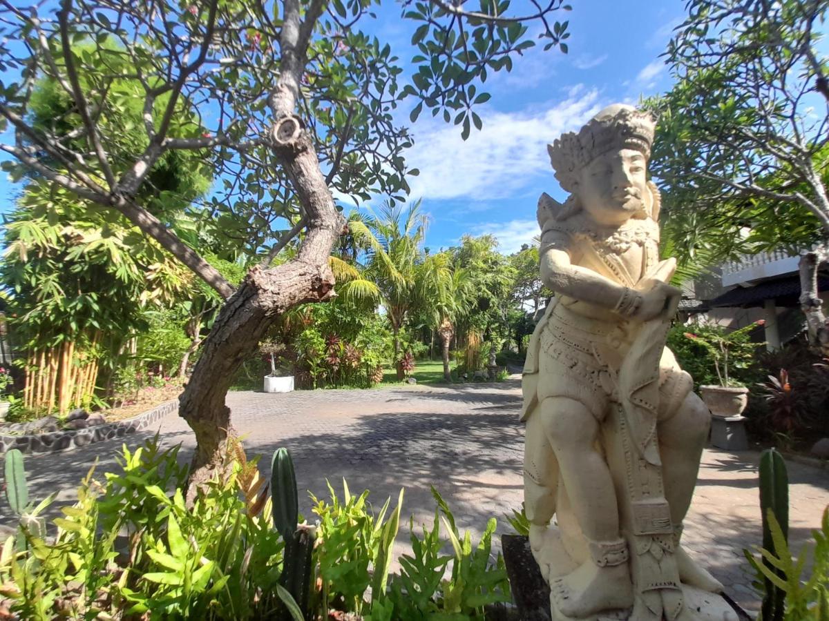 Puri Bali Hotel Lovina Exterior foto