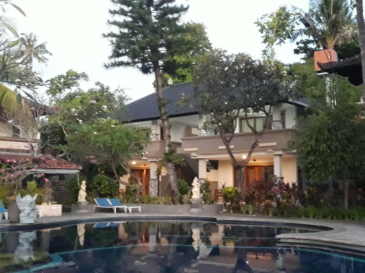 Puri Bali Hotel Lovina Exterior foto